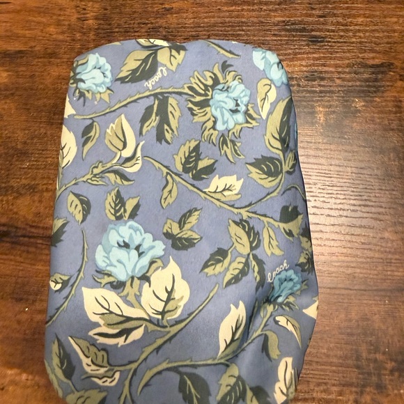 Coach small Boxy Cosmetic bag with Blue and Green Floral print - Picture 6 of 9